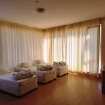 Seasons 2 Hotel *