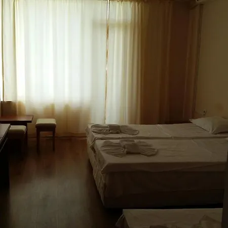Hotel Seasons 2