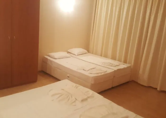 Seasons 2 ساني بيتش