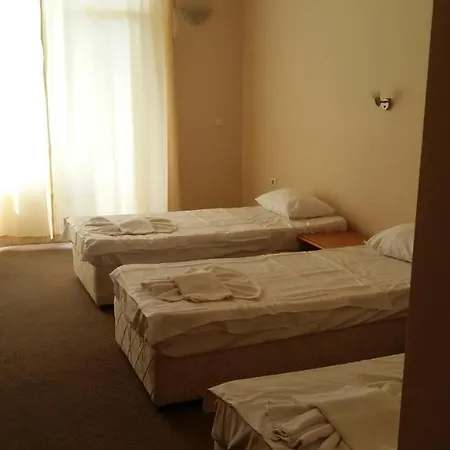 فندق Seasons 2 *